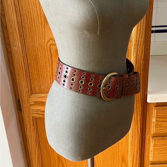 Nordstrom’s brown leather belt - Picture 5 of 12